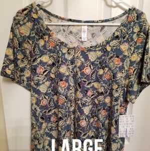 LuLaRoe large Classic T